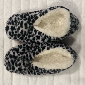 Black and white slippers, no brand, small/medium size